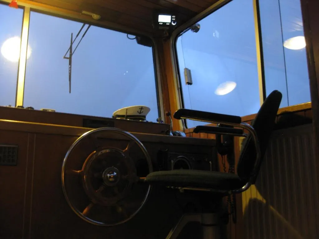 Botel Passengership Avanti Amsterdam