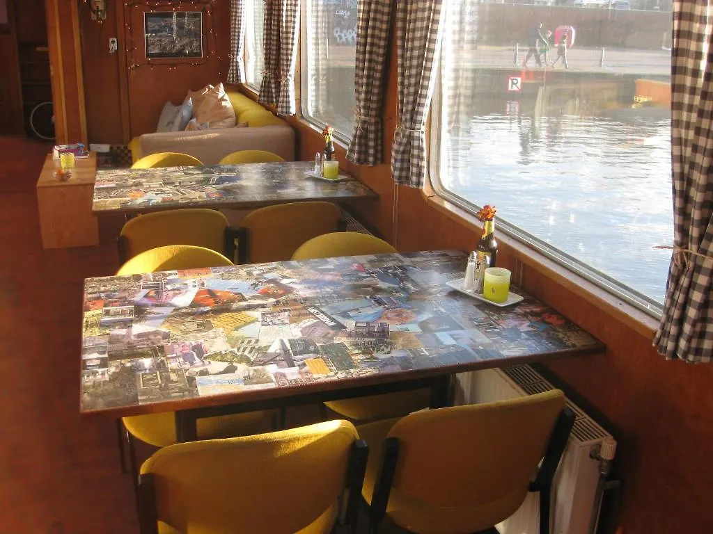 Botel Passengership Avanti Amsterdam